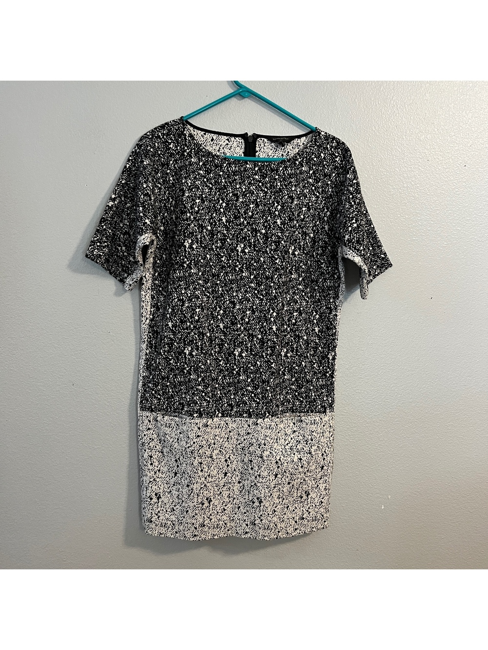 Banana Republic Dress Size 6 Black White Abstract Print Short Sleeve Pockets